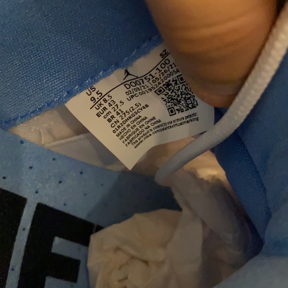 Jordan 11 CMFT Low ‘White Army Navy’ Size 9.5 like new with Original Box - Picture 6 of 6